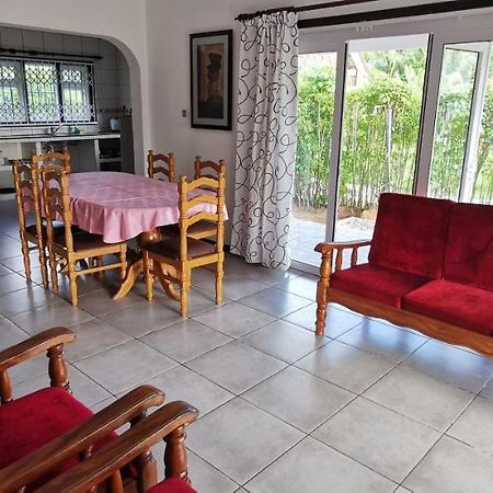Chez Marva Grande Villa Corossol 3 A 12 Personnes La Digue Exterior photo